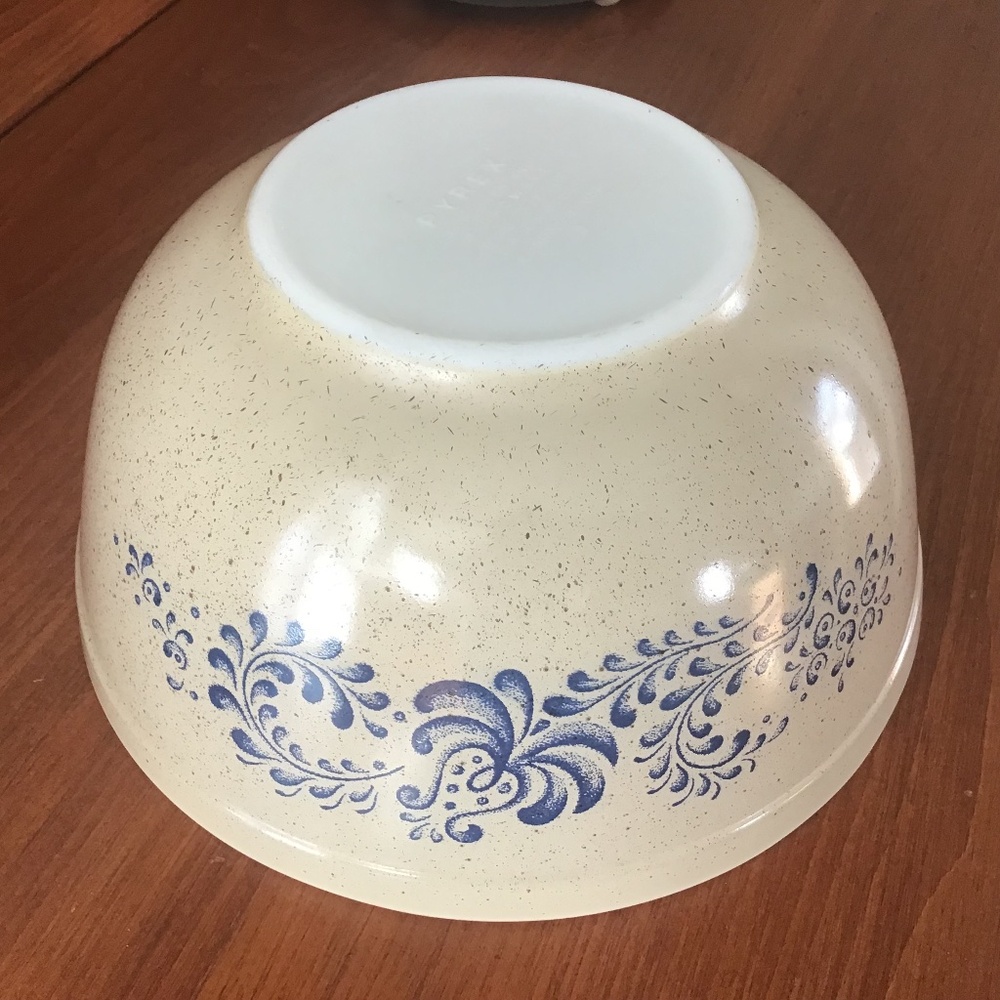 Large Pyrex Vintage 403 Homestead 2.5 Liter Mixing Bowl USA Blue Tan Speckle